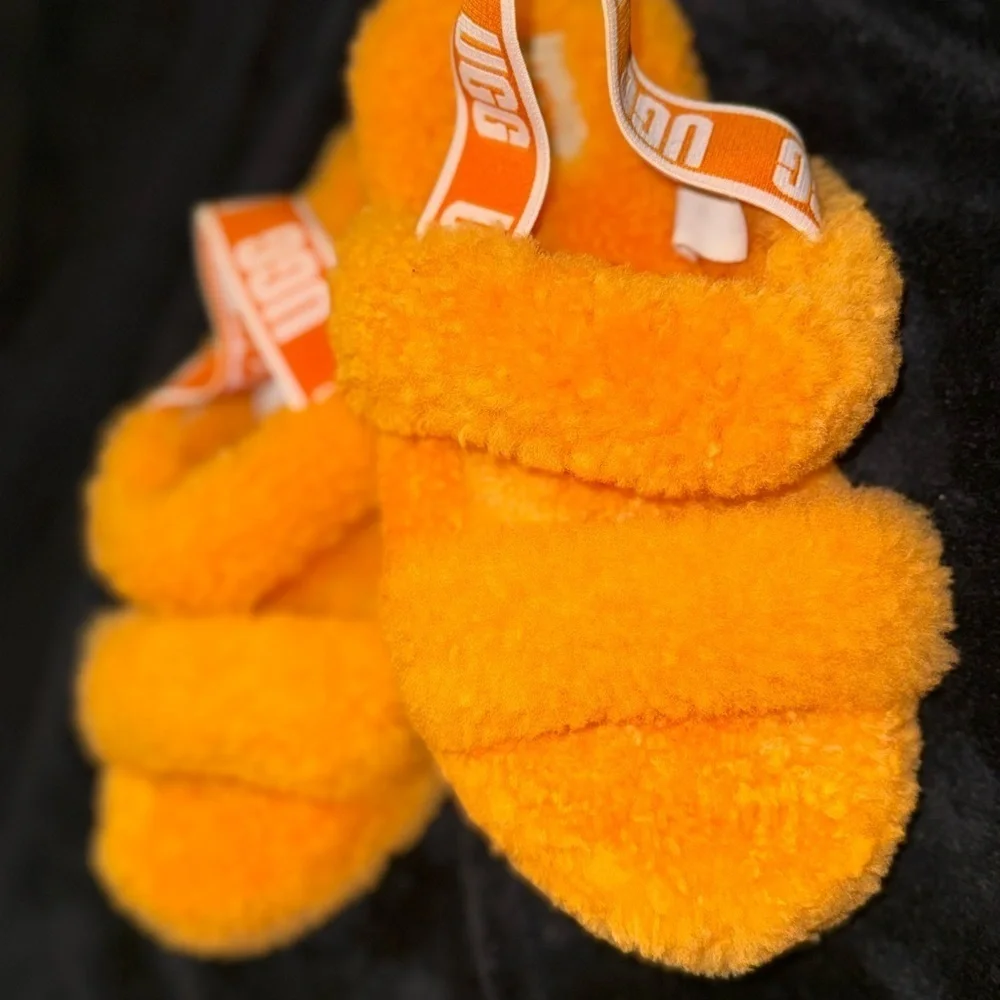 UGG kids Bright Orange Fluffy Slippers Sandal